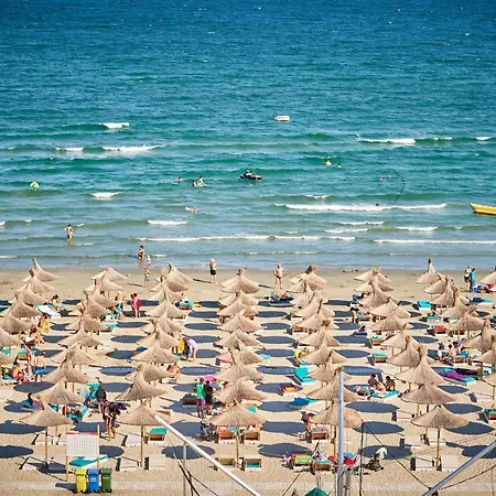 Seascape Alezzi N Pool Mamaia